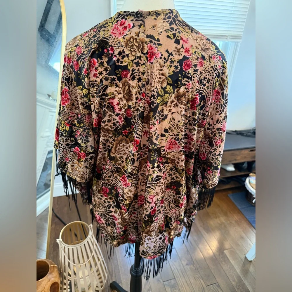 Mauve Beautiful Burnout Velvet Floral Fringe Women's Kimono - Picture 7 of 11